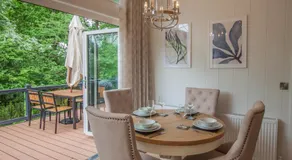 High Oaks Grange - Contemporary Lodges - Image 5