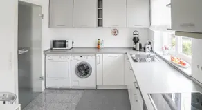 Modernes Stadthaus 100qm Parkplatz Bad&Dusche Küche - Image 4