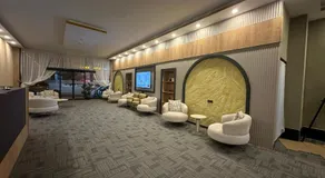 Arya inn suit - Image 4