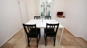 Cozy Apartment close to Cornavin Train Station and lake - Image 4