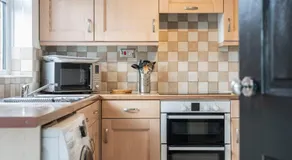 Modern 3 bed House - Image 4