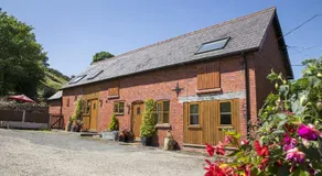 Finest Retreats - 2 Bed Llangollen Cottage - Sleeps 4 - Image 2