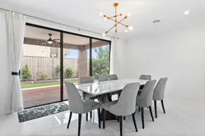 Spacious 5-Bed Home in Peaceful Point Cook - Image 4