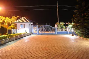Mount Pleasant Inns & Apartment - Image 4
