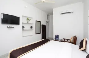 Best fort view, clean and friendly environment - Image 4