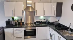 Hereford - Robin Coach House - Located On City Outskirts In North Hereford - Modern 2 Bedroom Property With Parking - Suitable For Small Family, Couple Or Contractors - Hosted by RENTMYHOUSE - Image 4