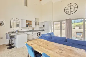 English barn conversion at idyllic Cotwolds Farm - Image 4