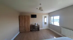 Cliff Top Accommodation - Image 2