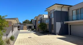 13th Beach 2-Bedroom Golf Apartment - Image 4