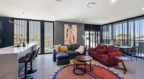The Smith Luxurious brand new 3 bedroom townhouse by the beach - Image 3
