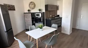 Worker Apartments - Single Beds - Free Parking - Near Düsseldorf Airport- Fair - Image 2