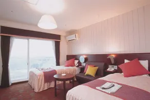 Lake Forest Resort - Image 2