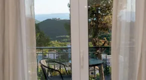 Sea and mountain hotel - Image 4