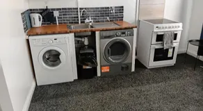 Cozy Studio in Oldbury with Extra Beds - Image 4