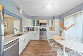 Siesta Beach Retreat 2 Bedroom Townhouse - Image 2