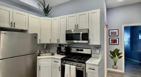 Grand Deluxe 1BR Penthouse near Newark Airport - Image 4