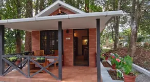 Monica Garden Bungalow - Image 3