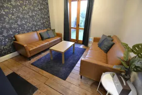 The Hive 4 Bed House Pool Table Air-con - Image 3