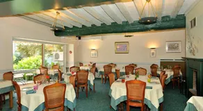 LOGIS - Hôtel Restaurant Les Tilleuls - Image 4