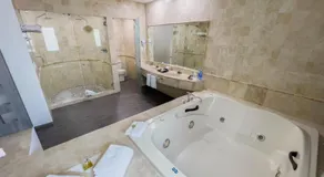 We Hotel Aeropuerto - Image 3