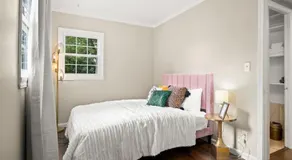 Art Deco Oasis A Stylish Retreat - Image 2