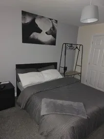 Quiet Ensuite Room in Rotherham - Image 3