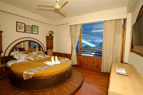 Goroomgo Daddy's Manali - Image 3