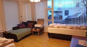 Un appartement d'une chambre à coucher, voiture inclus - Image 2