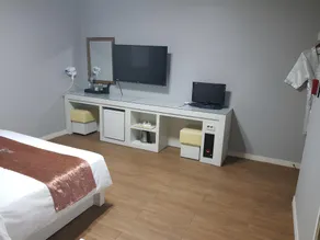 Winners Hotel - Image 2