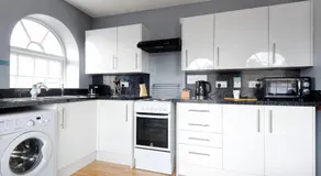 The Penthouse Gathering - Town Centre - Sleeps Up To 16 - Image 2
