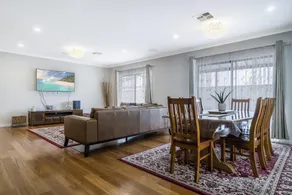 Spacious 4-Bed House with Outdoor Area - Image 4