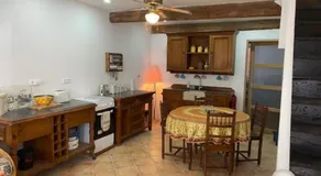 Cheerful, traditional 3 bedroom home in Quillan - Image 3