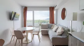 Global Vacacional, Moderno apartamento con terraza en Gran Canet - Image 2