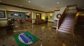 Mountain Inn & Suites Airport - Hendersonville - Image 5