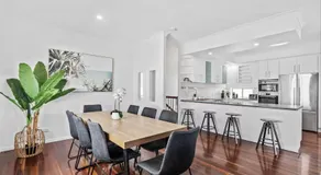 Manly Oasis 5BR - 3 King Beds, Pool, BBQ - Image 4