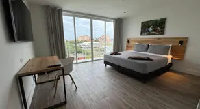 Palm Royal Condo 3BR at Palm Beach Hotel Area - Image 2