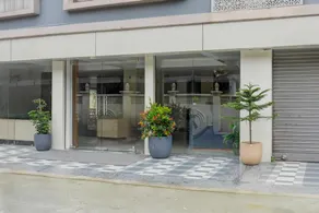 Townhouse Oak Siliguri Vega Circle Mall - Image 4