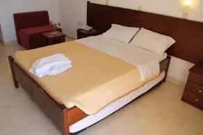 Angela Beach Hotel & Apts - Image 2