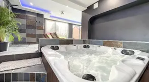 Chambre avec spa, piscine et sauna privatif - Image 3