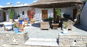 Siroco's Rooms And Studios - Image 4