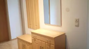 Drei-Zimmer-Wohnung, parken vor dem Haus - Image 5