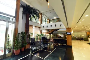 Hotel Crown Plaza Islamabad - Image 5