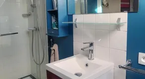Studio au 2e étage de notre maison de ville - Image 2