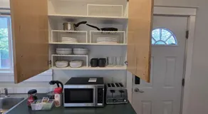 2 Bedrooms Guest Suite in Victoria - Image 3