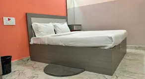Hotel Monsoon - Image 2