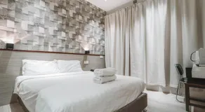 The Noble Hotel - Image 5
