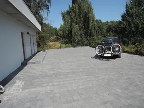 House with a private swimming pool and sauna - Image 4