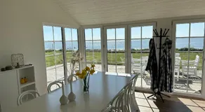 Beach Cabin - Image 3