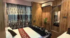 Hotel stay - Image 5