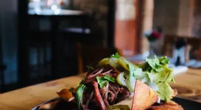 The Red lion - Image 4